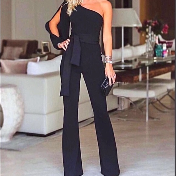 SOLD π2/$40π Black one shoulder jumpsuit - Picture 7 of 7